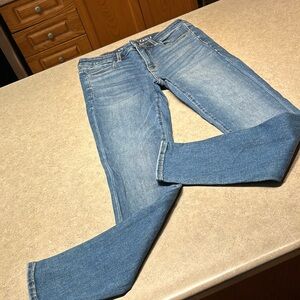 AE women’s jegging jean